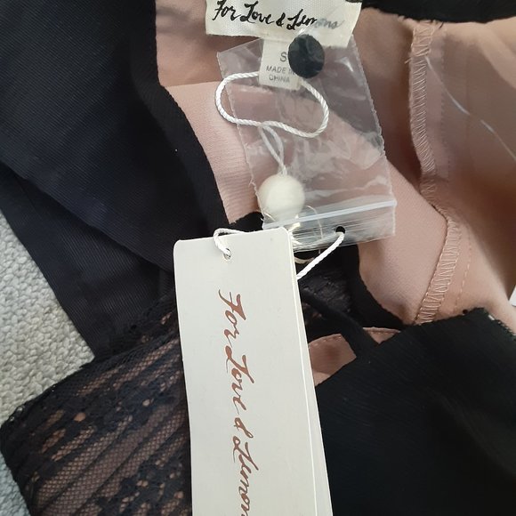 COPY - NWT FOR LOVE & LEMONS MARGOT BLACK LACE OFF THE SHOULDER MIDI DRESS - Picture 6 of 7